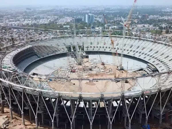 15 వేల వాహనాల పార్కింగ్..