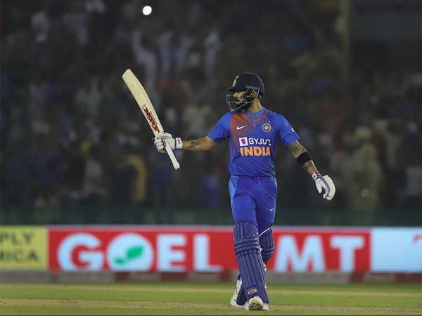కోహ్లీ హాఫ్ సెంచరీ