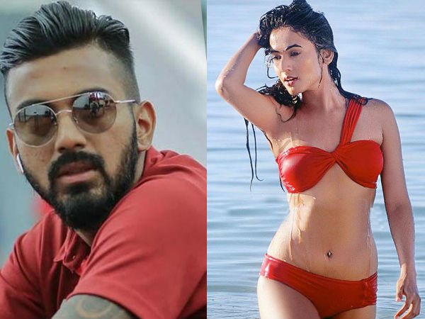 సోనాల్ చౌహాన్తో ఎఫైర్: