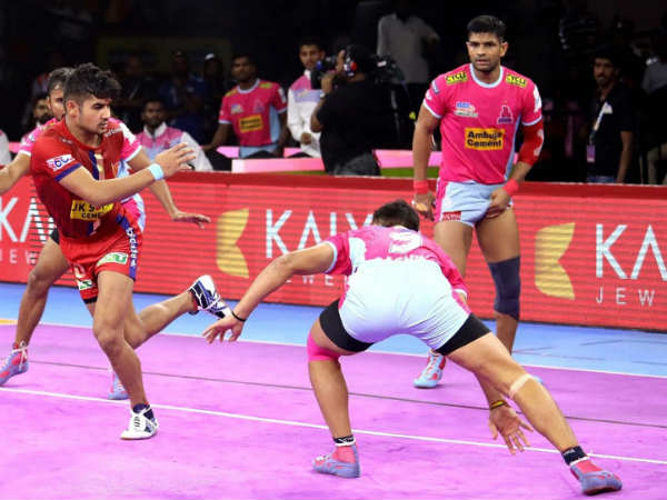 నవీన్ వరుసగా పాయింట్లు తెస్తూ