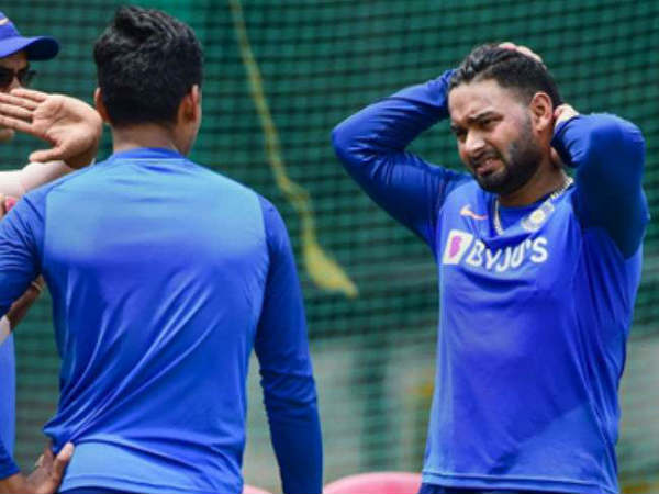 NO.4 స్థానంలో ఎవరిని ఆడించాలని