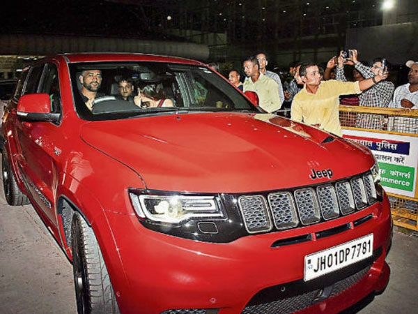 గత నెలలో గ్రాండ్ చెరోకీ: