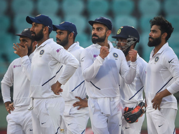 జడేజా బౌలింగ్లో ఎల్బీగా ఎల్గర్