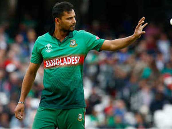 ఆటగాళ్ల మధ్య చర్చలు