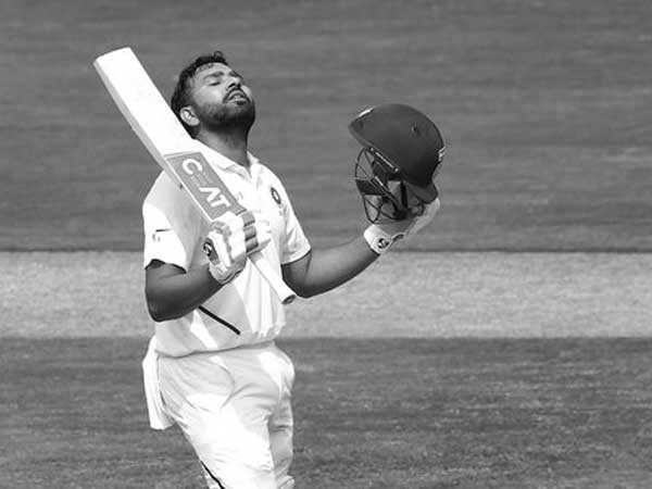 ముగ్గురు డబుల్ సెంచరీలు చేయడం