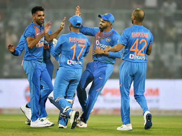 చాహర్ను బౌలింగ్కే పనికిరాడన్న గ్రెగ్ చాఫెల్