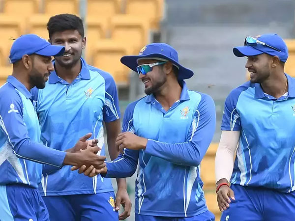 ఆదుకున్న శంకర్