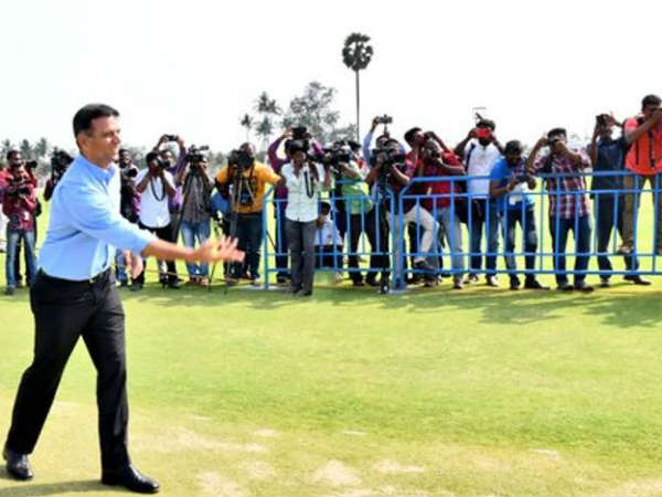 ద్రవిడ్ బౌలింగ్.. సీఎం బ్యాటింగ్: