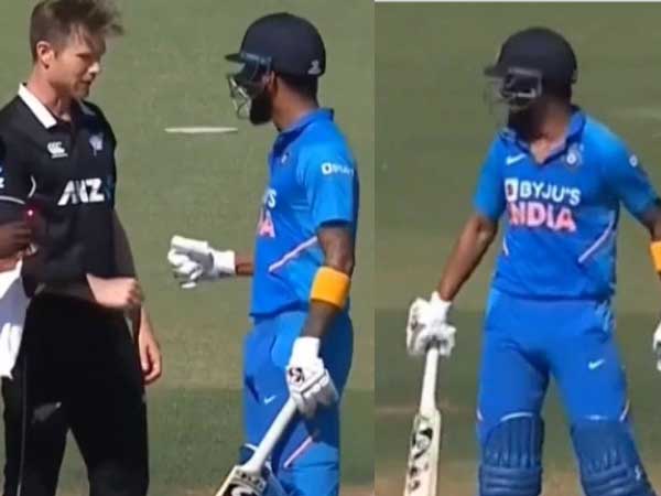 చిన్న స్మైల్తో..