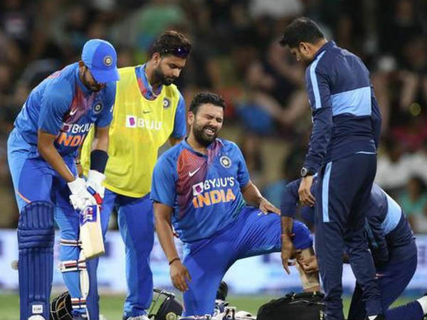 రోహిత్ స్థానంలో మయాంక్: