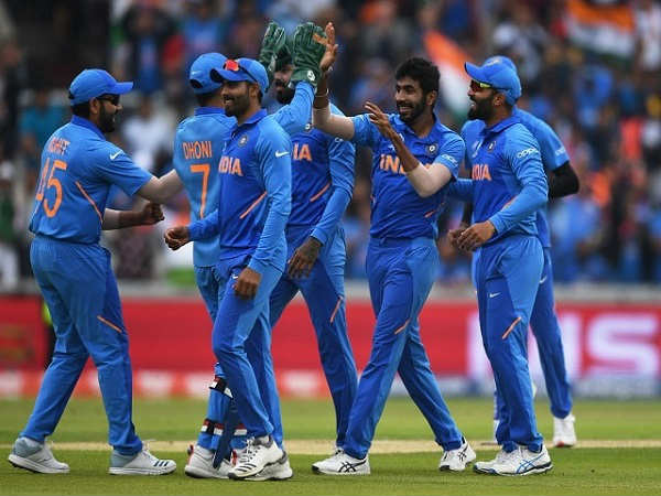 ధోనీ బ్యాటింగ్ ఆర్డర్పై విమర్శలు..