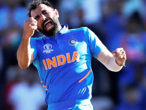 శునకంతో పరుగెత్తుతూ