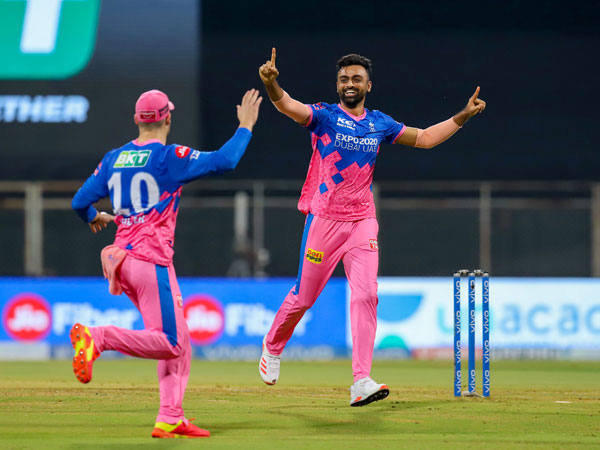 జయదేవ్ తడాఖా..
