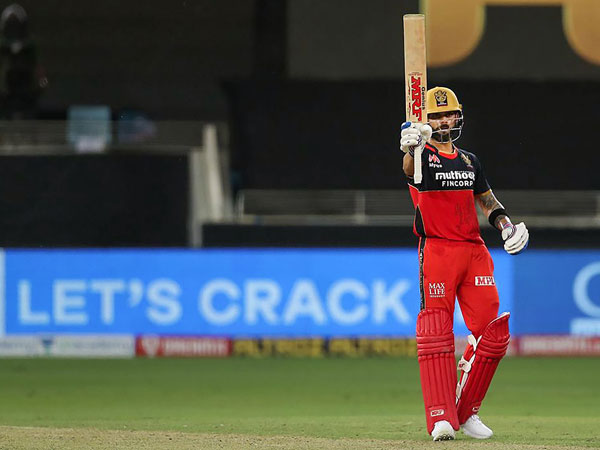 పదివేల పరుగులు పూర్తిచేయడానికి