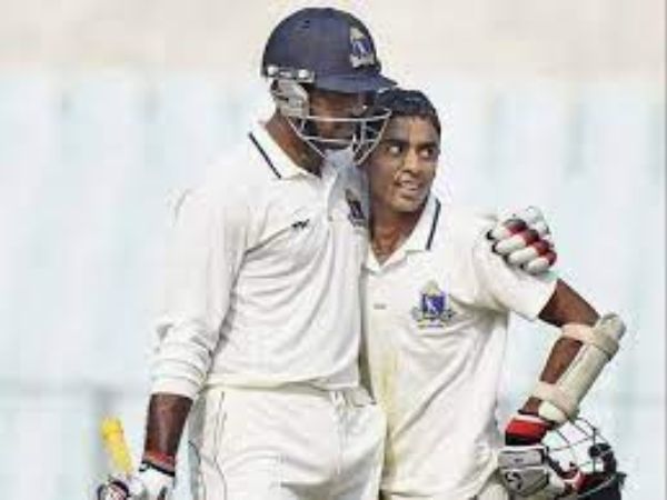 861 పరుగులతో..