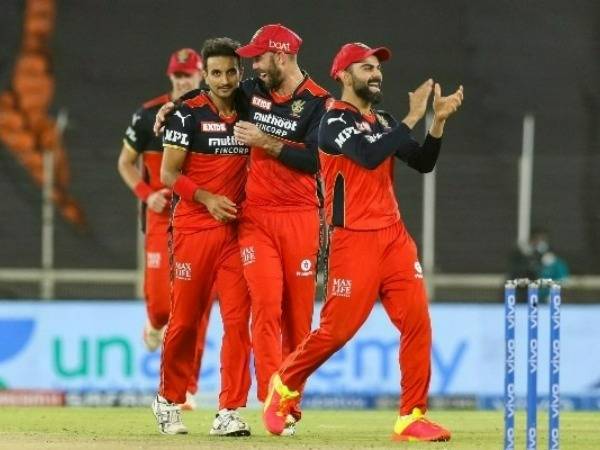 ముగ్గురిపైనే భారం..