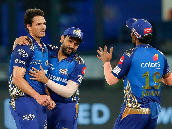 క్లిష్టస్థితిలో రోహిత్ సేన..