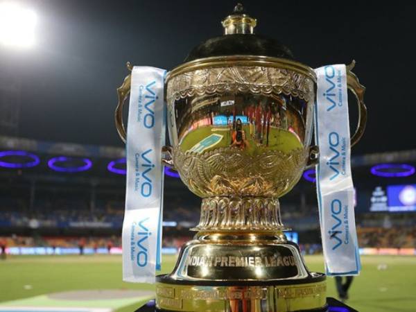 ముగ్గురు పోటీదారులు..