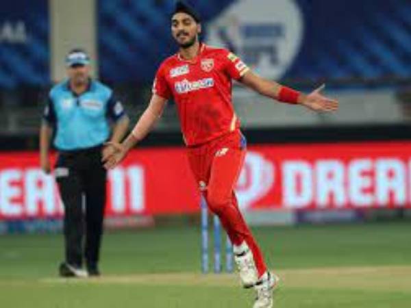 స్టన్నింగ్ క్యాచ్..