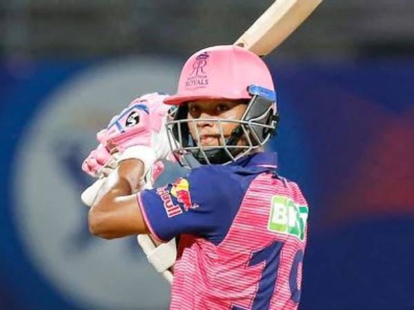 అంతకుముందు చెలరేగిన మొయిన్ అలీ