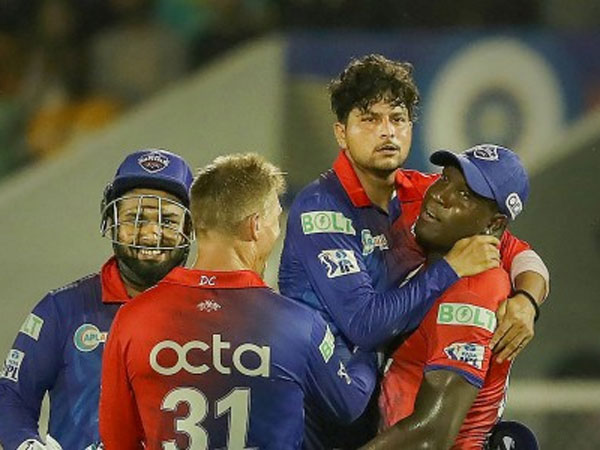 చెలరేగిన శార్దూల్ ఠాకూర్..