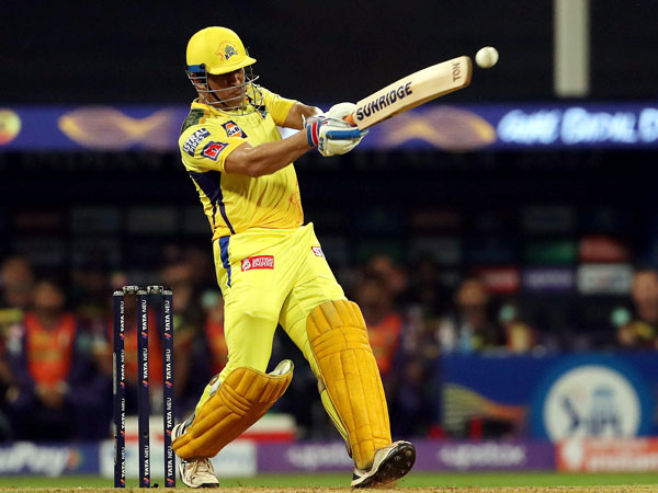 ధోనీ ఒంటరిపోరు..