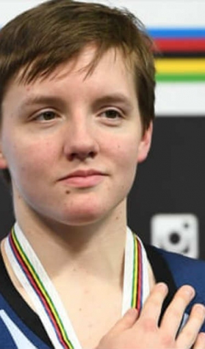 మూడు సార్లు సైక్లింగ్ వరల్డ్ ఛాంపియన్ కెల్లీ కాట్లిన్ ఆత్మహత్య